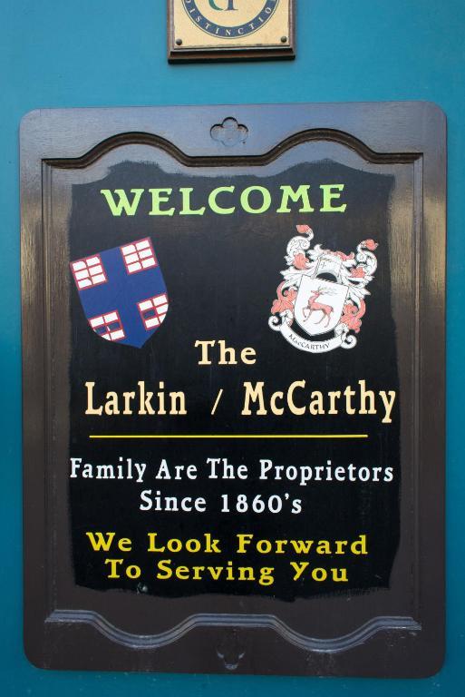 Milltown  Larkin'S Pub, Restaurant, And B&B المظهر الخارجي الصورة
